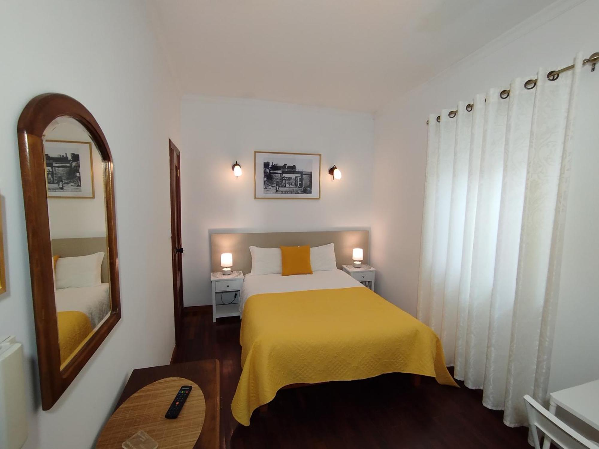 Al - Casa 42 Hotel Moncao Bagian luar foto