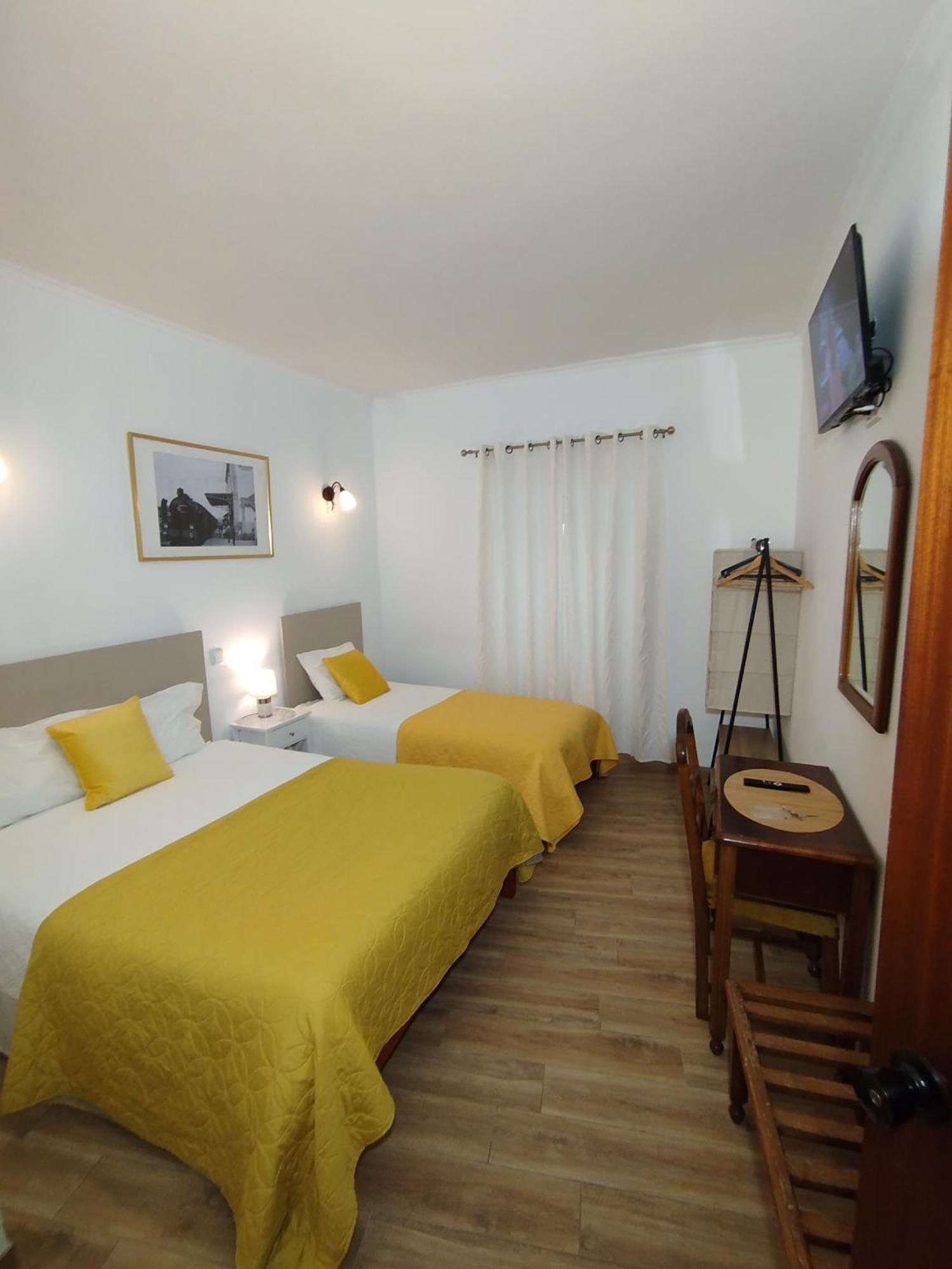 Al - Casa 42 Hotel Moncao Bagian luar foto