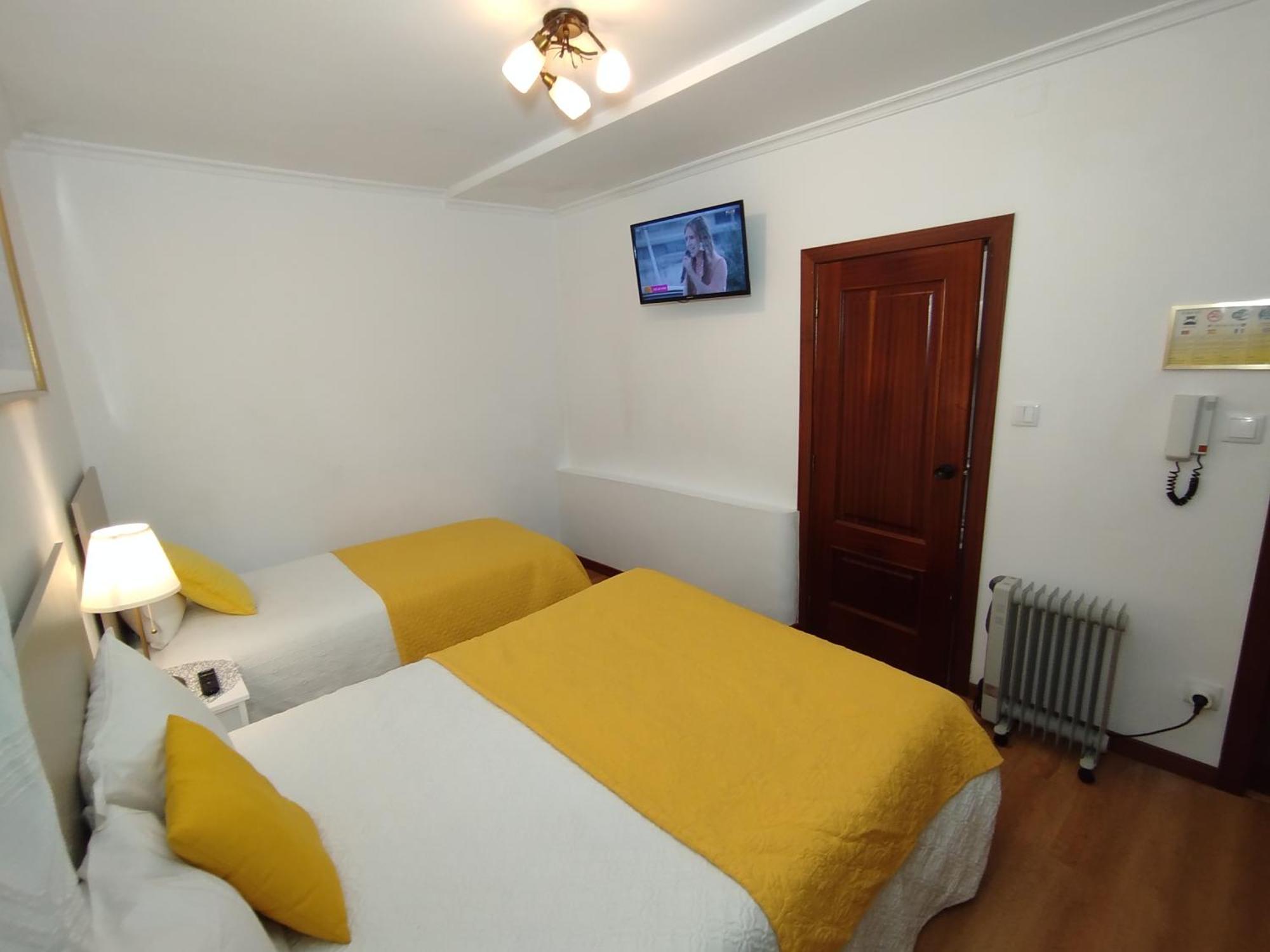 Al - Casa 42 Hotel Moncao Bagian luar foto